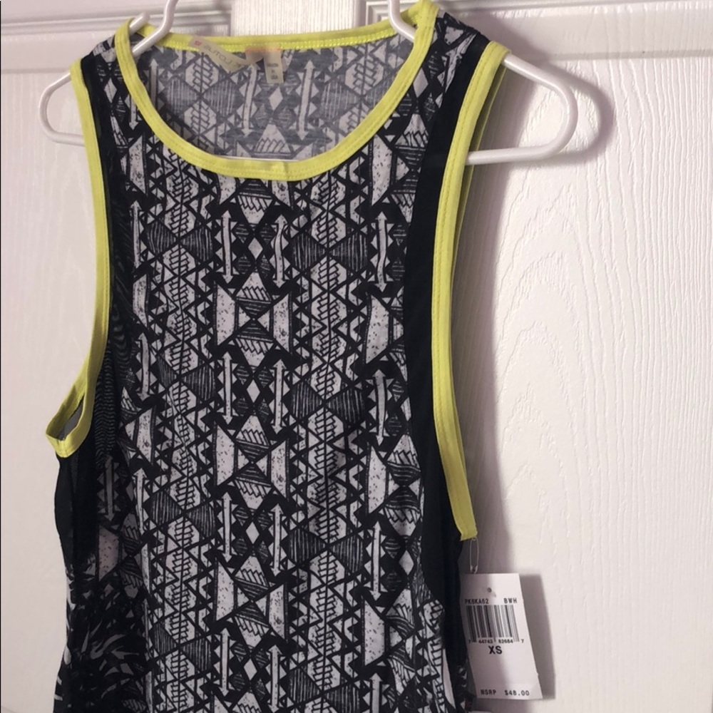 Women’s Pink Lotus Tank Top XS.